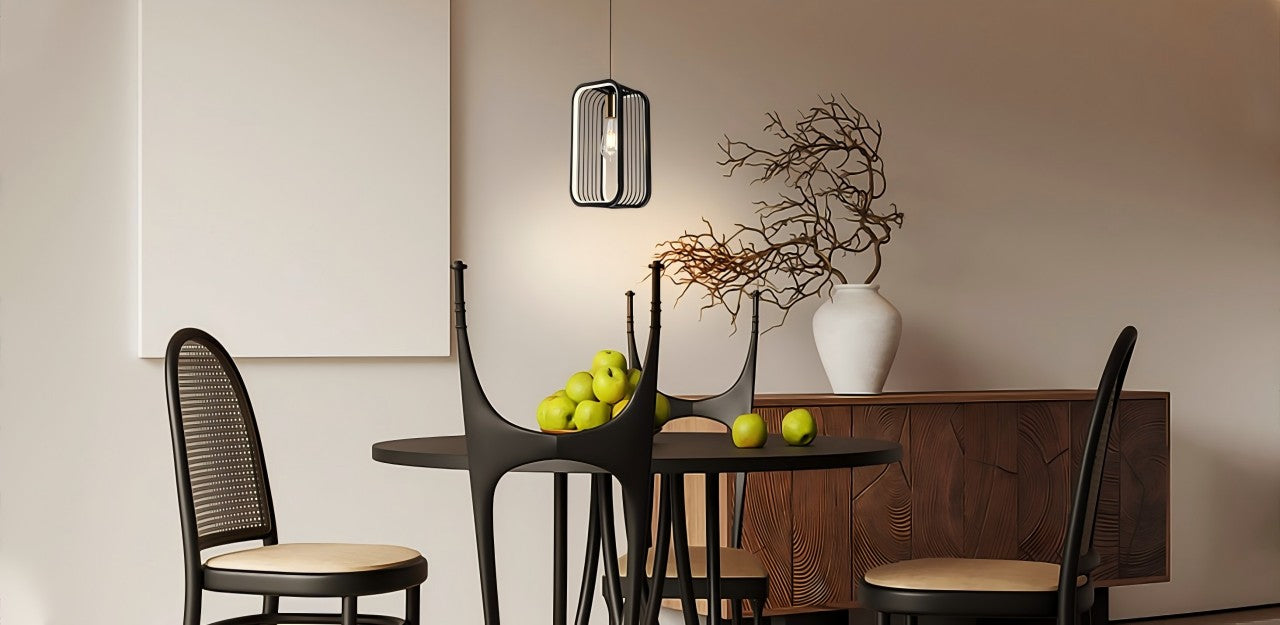 A rectangular pendant lamp with a linear frame, featuring an LED light strip combined with LED bulbs, provides both ambiance and ample brightness. It’s sure to elevate any delicious meal.